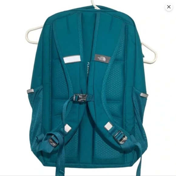 NWT The North Face Vault Backpack 26L WASABI/HARBRBLU COLOR - Picture 4 of 5